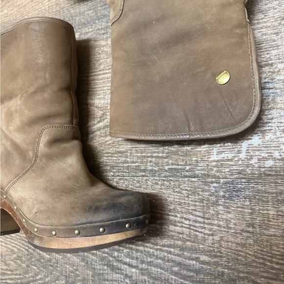 UGG size 7 GUC leather mule studded boots with Sherpa lining - Picture 2 of 16